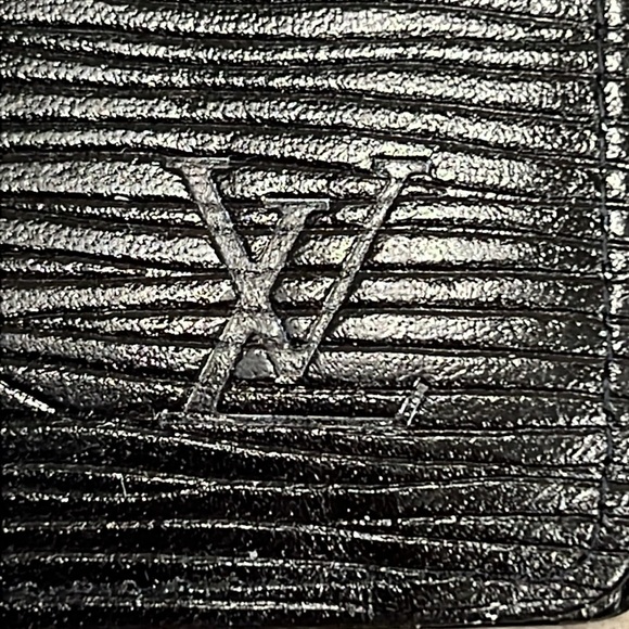 Louis Vuitton Black Epi Wallet - Picture 16 of 16